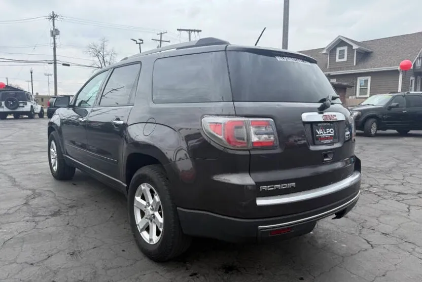 2014 Gmc Acadia SLE photo 1