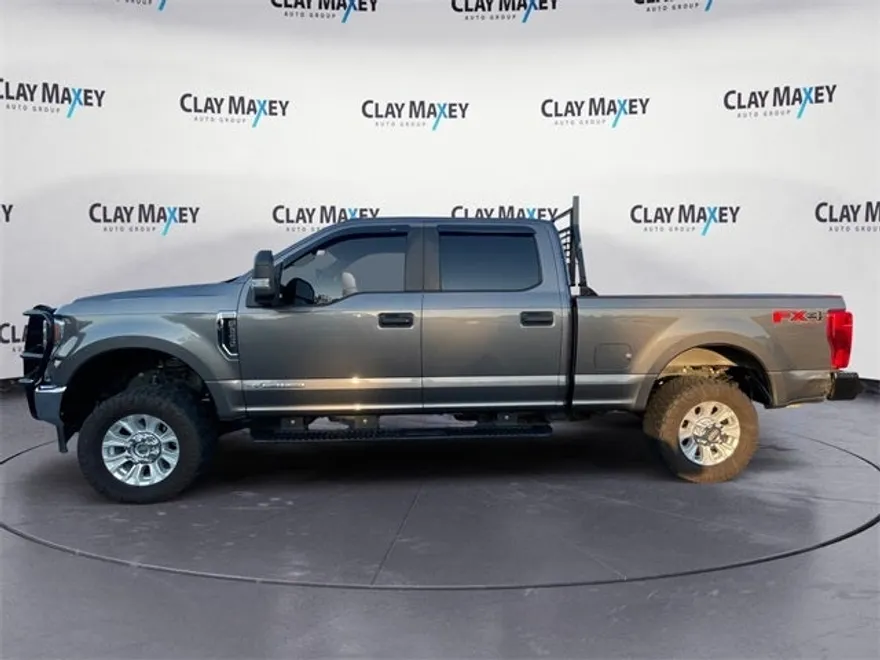 2022 Ford F-350 XL photo 1