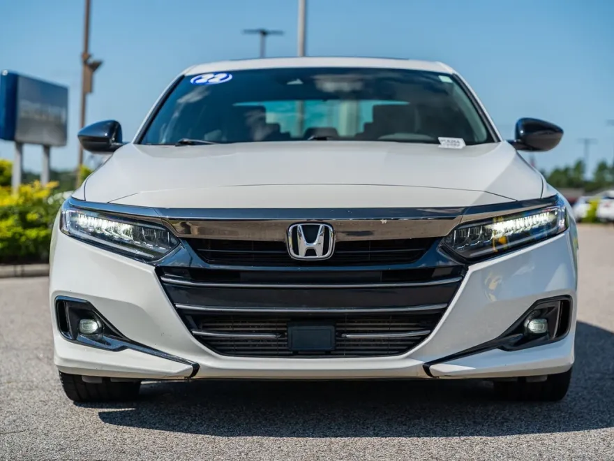 2022 Honda Accord Sport 2.0T photo 2