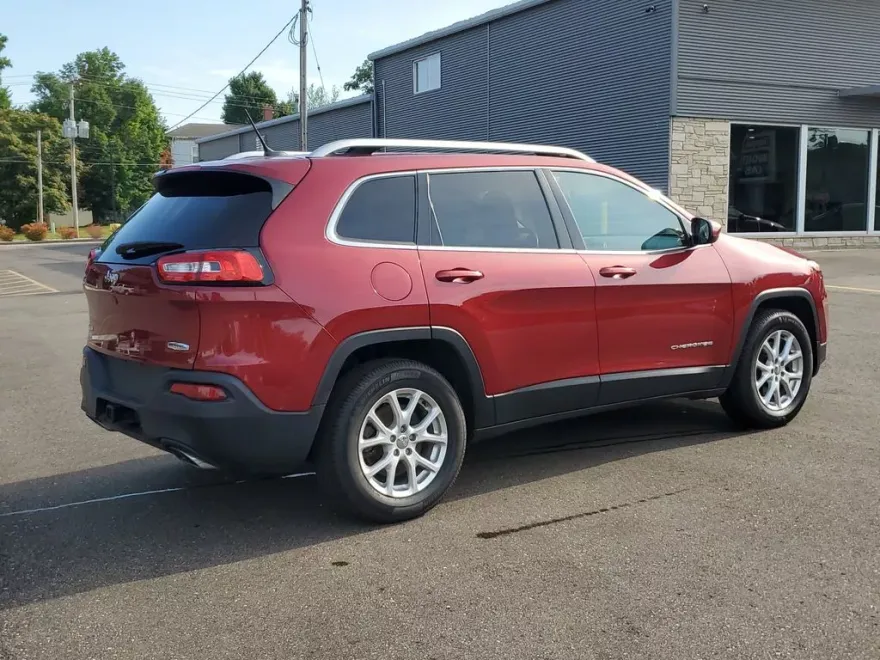 2015 Jeep Cherokee Latitude photo 1