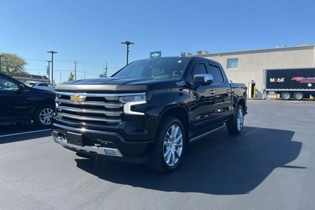 2025 Chevrolet Silverado 1500 High Country photo 1