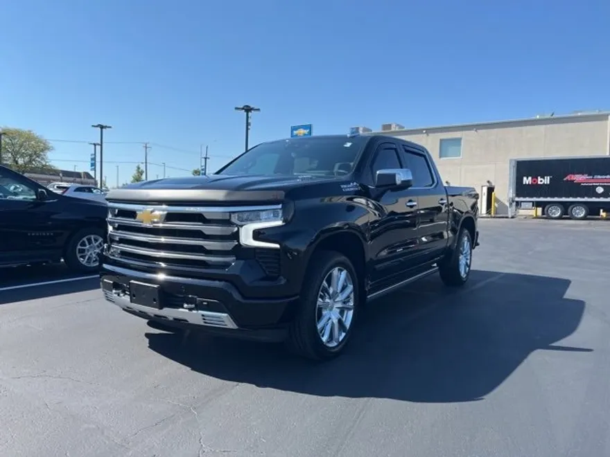 2025 Chevrolet Silverado 1500 High Country photo 1
