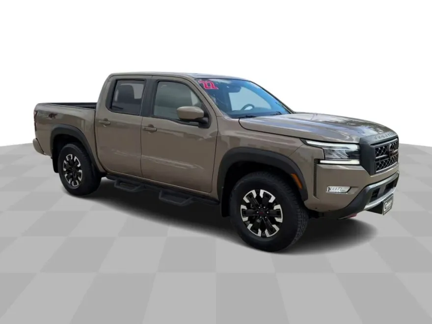 2022 Nissan Frontier Crew Cab PRO-4X photo 1