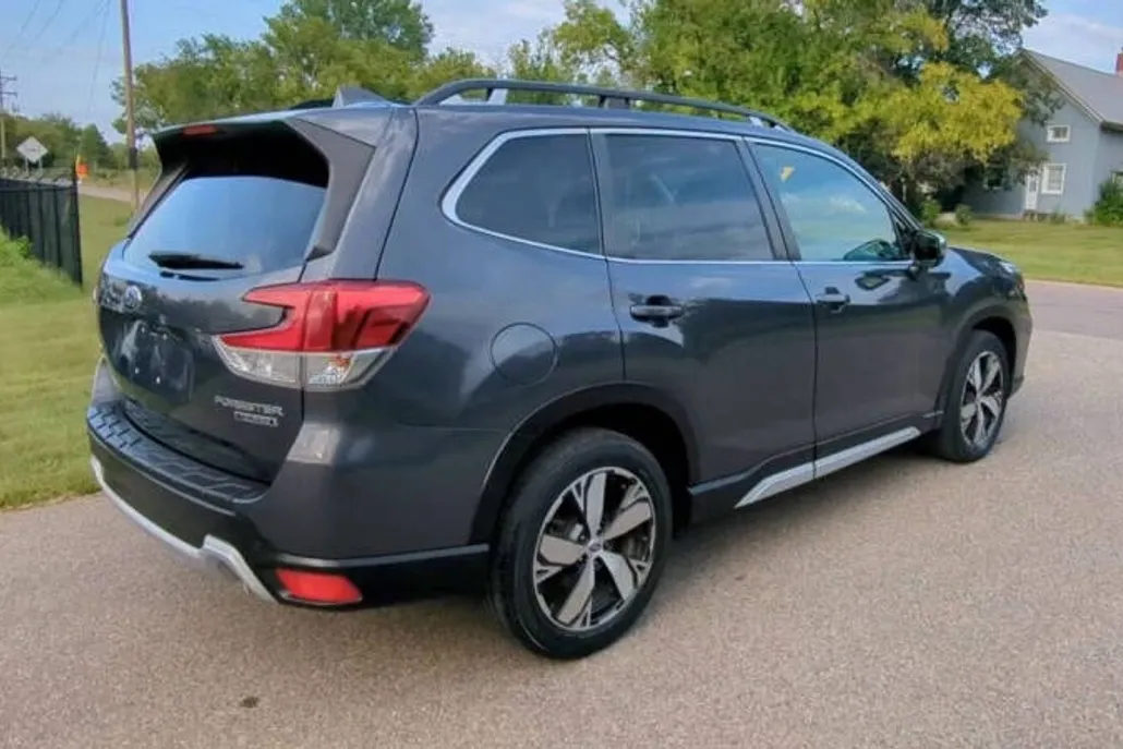 2020 Subaru Forester Touring photo 1