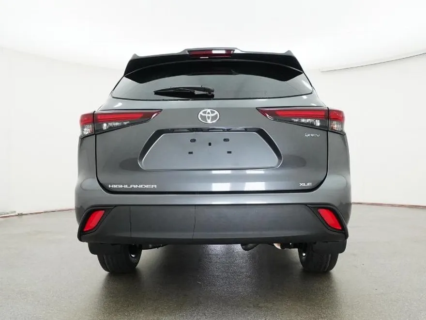 2025 Toyota Highlander Hybrid XLE photo 1