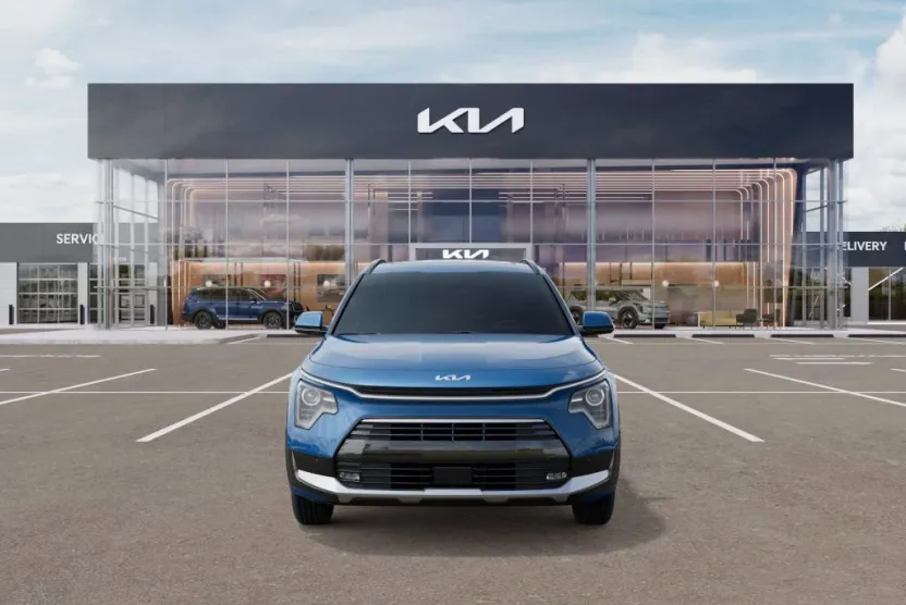 2025 Kia Niro Plug-In Hybrid photo 1
