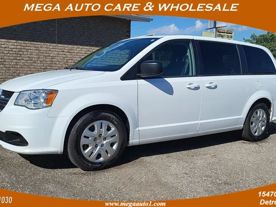 2018 Dodge Grand Caravan SE photo 1