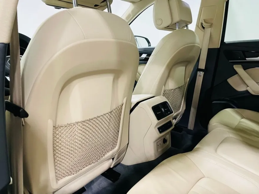 2020 Audi Q5 Premium Plus 45 TFSI S line photo 26
