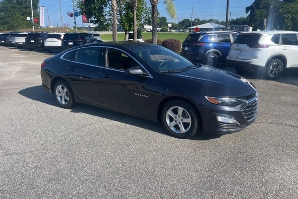 2023 Chevrolet Malibu 1LT photo 1