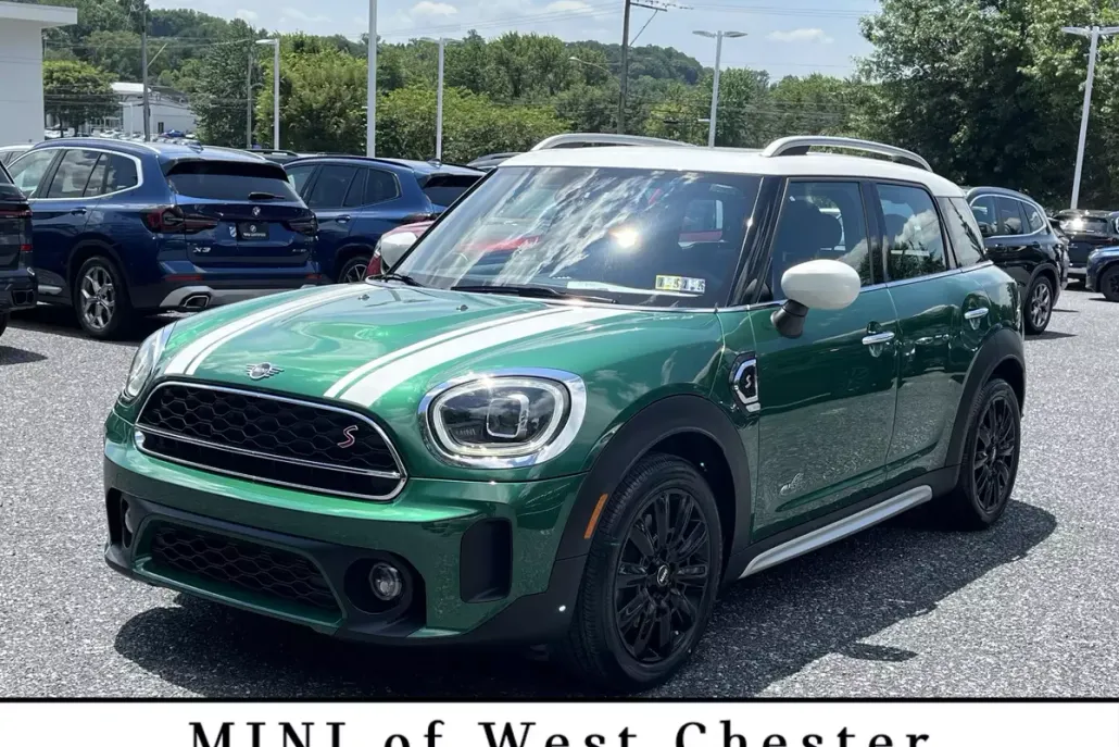 2023 Mini Cooper S ALL4 photo 1