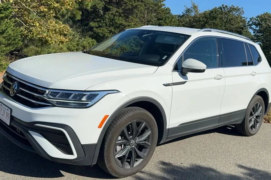 2024 Volkswagen Tiguan SE Sport photo 1
