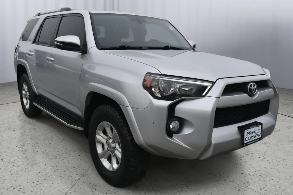 2019 Toyota 4Runner SR5 photo 1