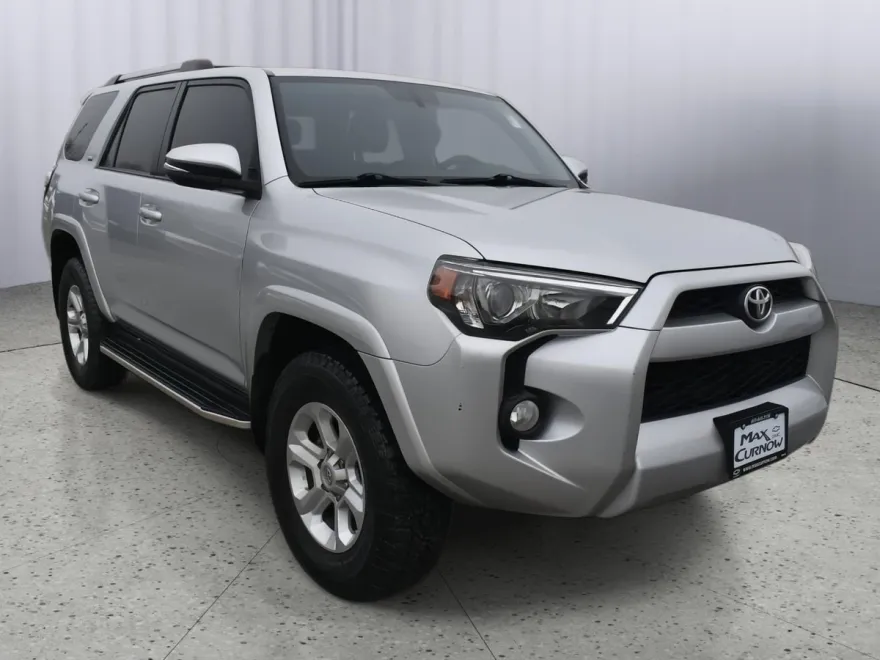 2019 Toyota 4Runner SR5 photo 1