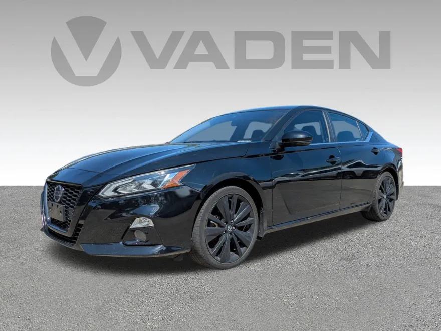 2022 Nissan Altima 2.5 SR photo 1