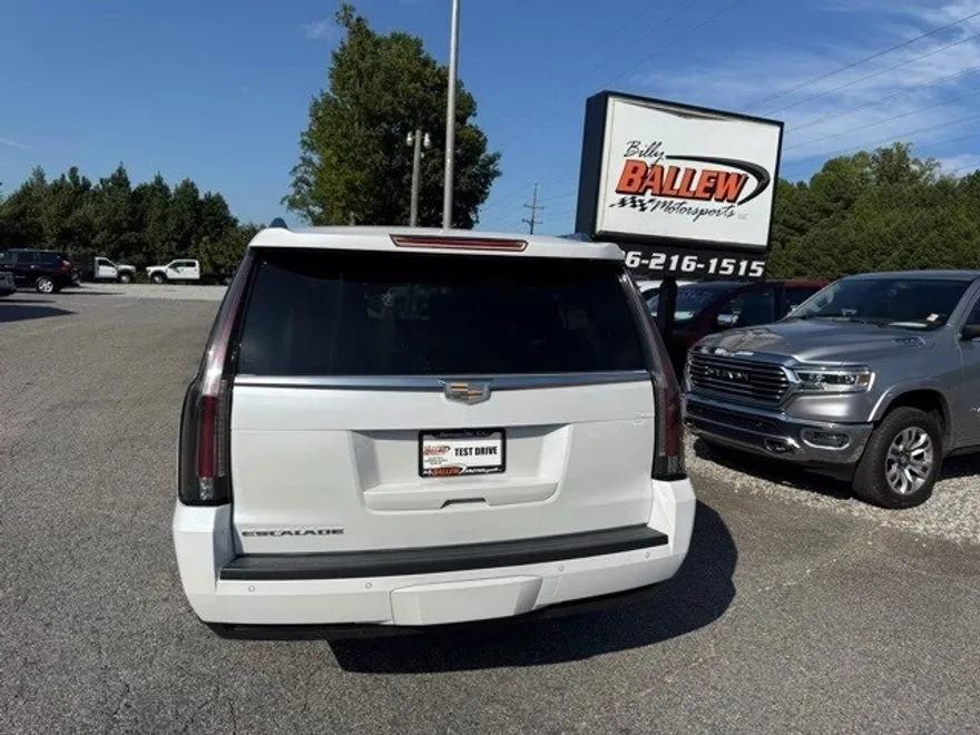 2016 Cadillac Escalade ESV Platinum photo 1