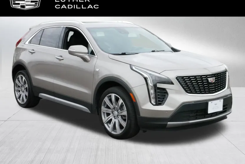 2023 Cadillac XT4 Premium Luxury photo 1