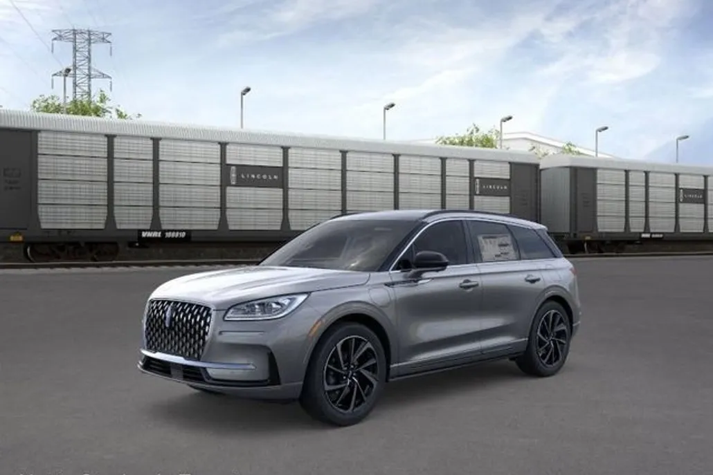 2025 Lincoln Corsair Grand Touring photo 1