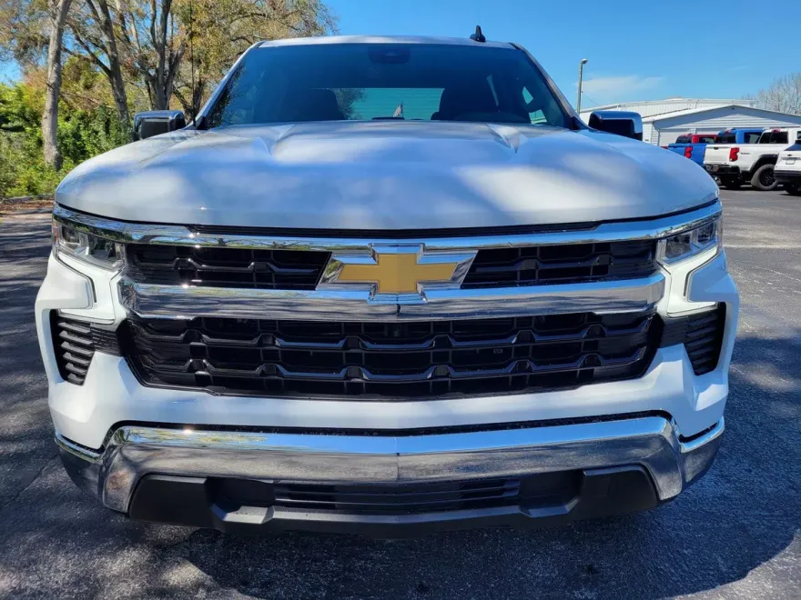 2025 Chevrolet Silverado 1500 LT photo 1