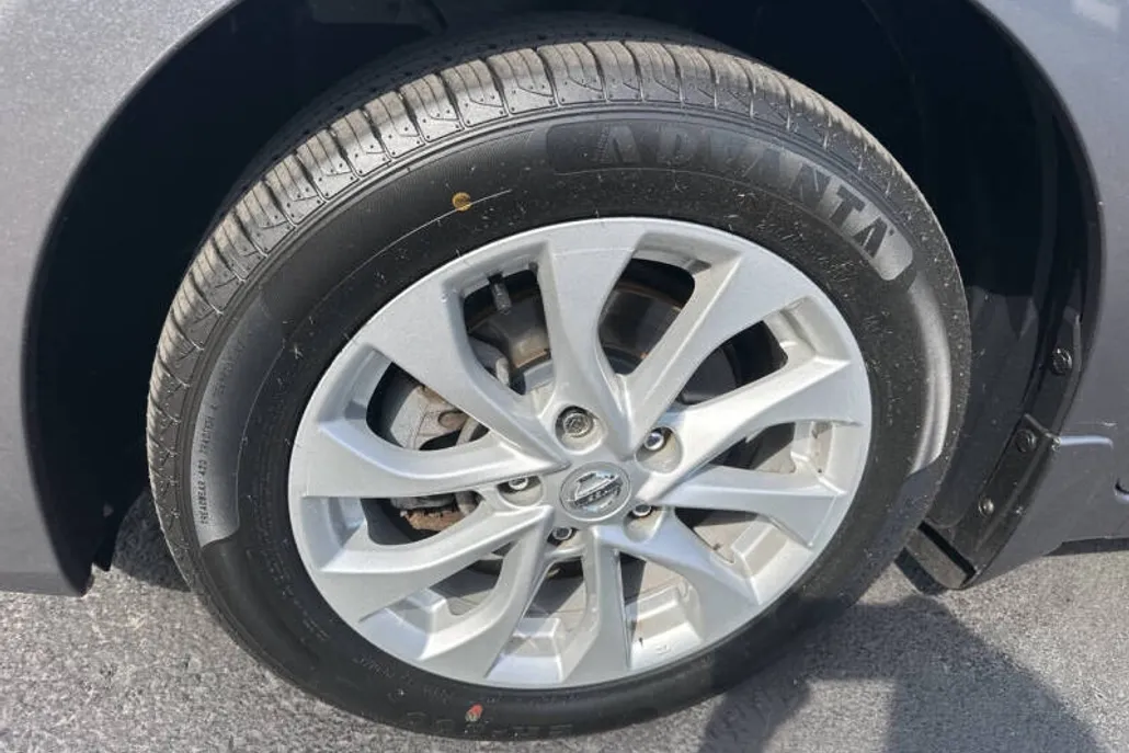 2019 Nissan Sentra S photo 1