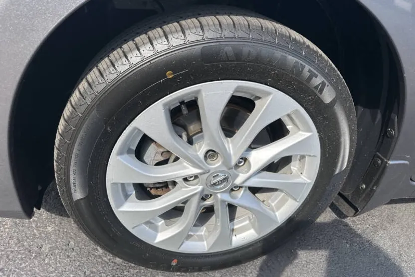 2019 Nissan Sentra S photo 1