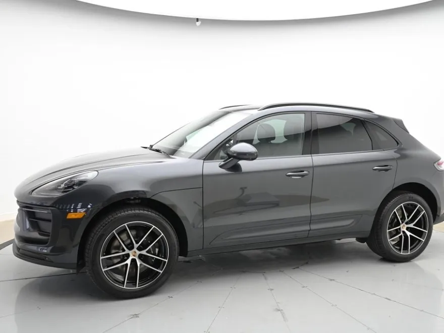 2024 Porsche Macan Base photo 1