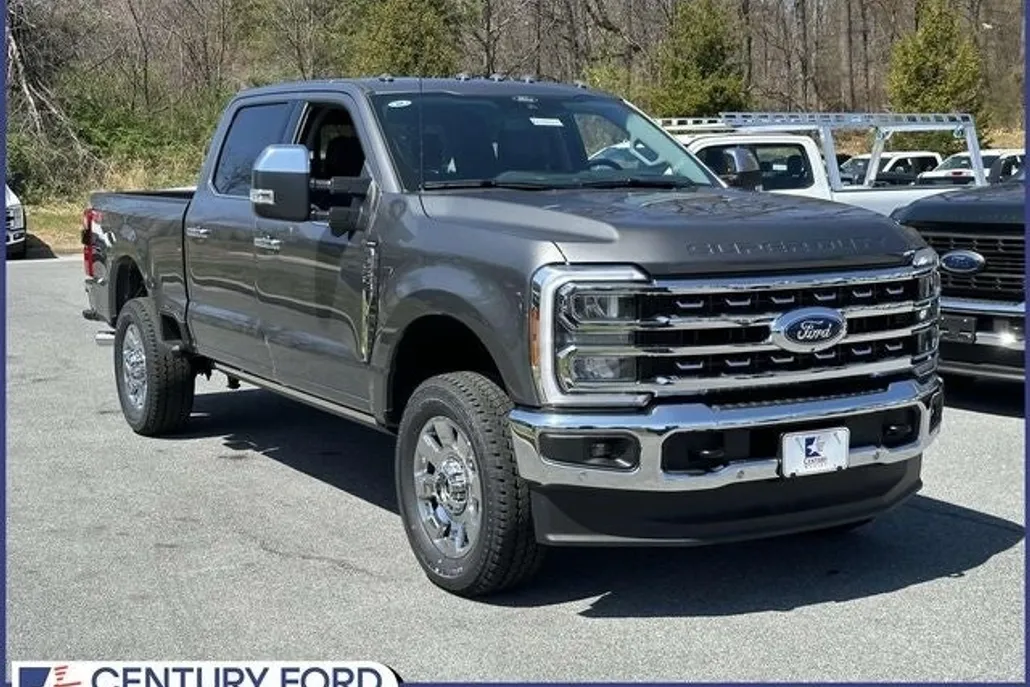 2025 Ford F-350 Lariat photo 1
