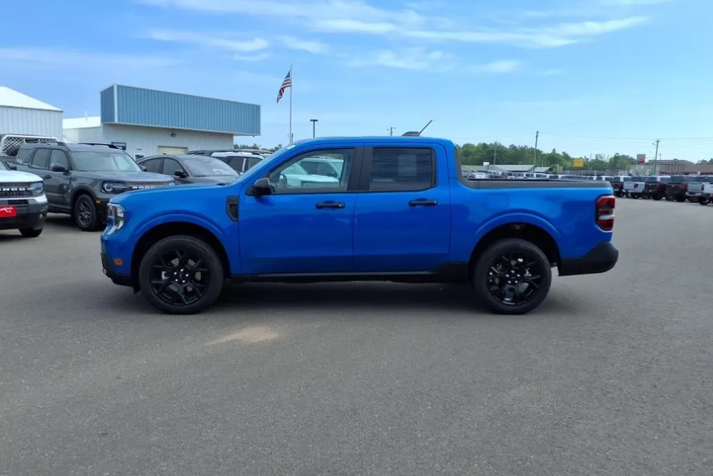 2025 Ford Maverick XLT photo 1