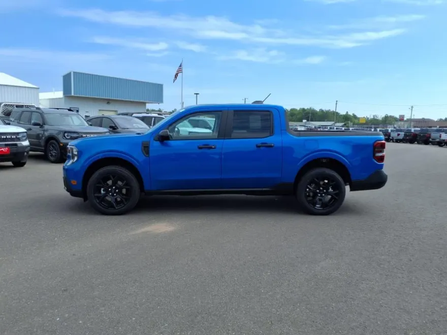 2025 Ford Maverick XLT photo 1