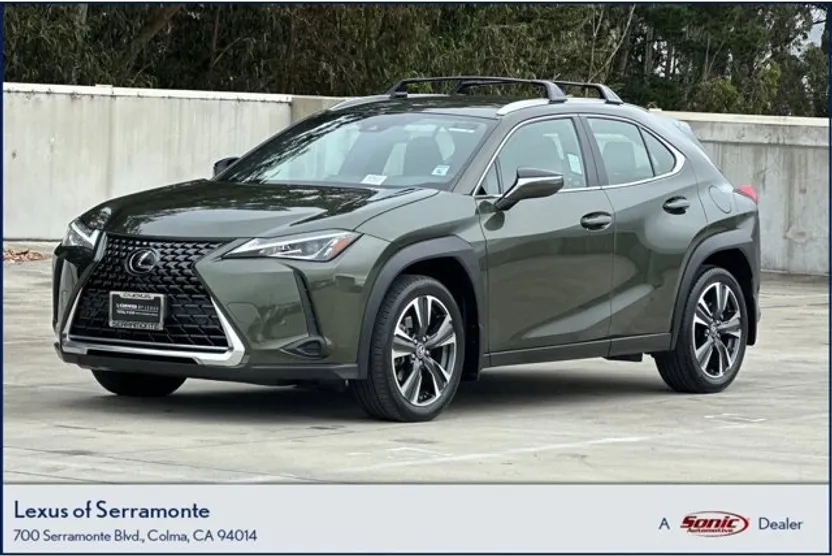 2022 Lexus UX 200 photo 1