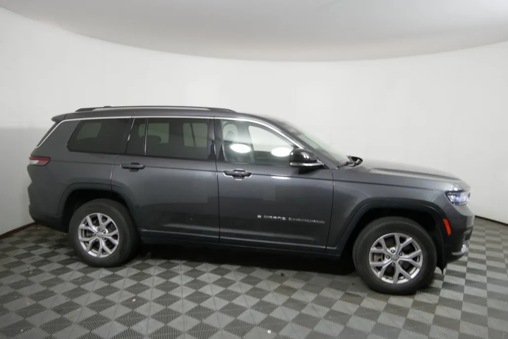 2022 Jeep Grand Cherokee Limited photo 1