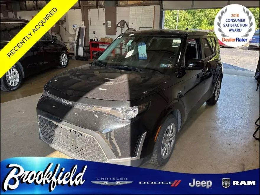 2023 Kia Soul LX photo 1