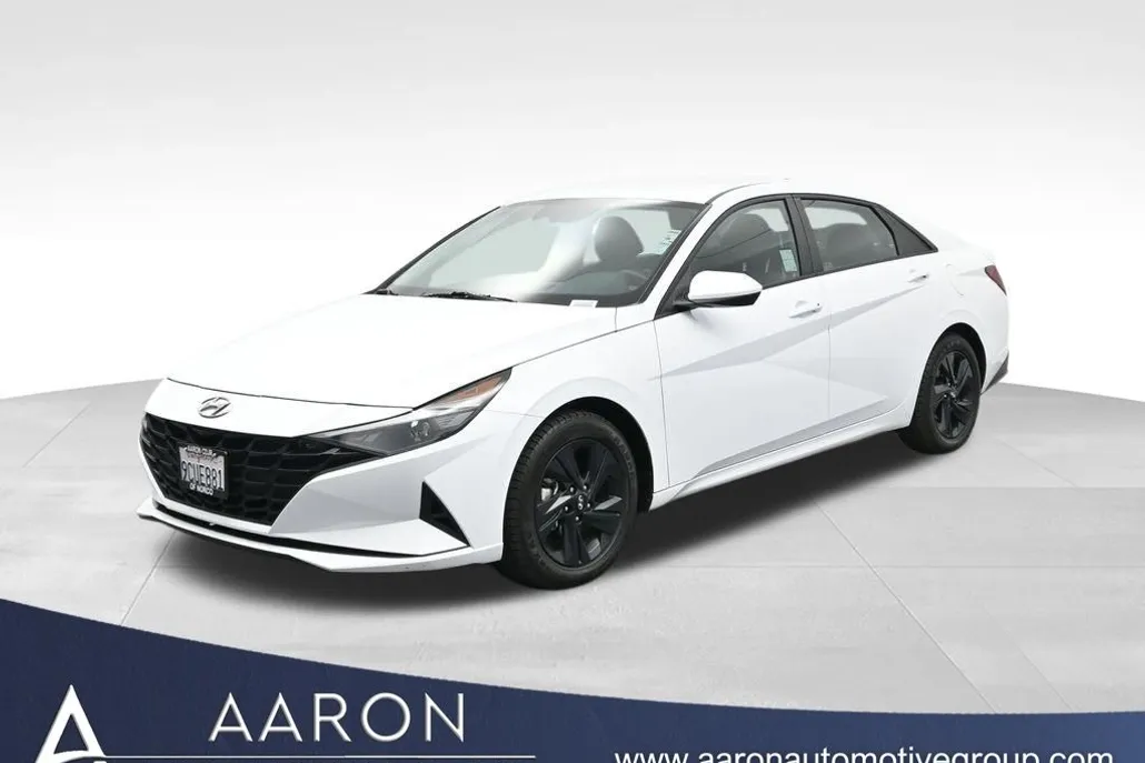 2023 Hyundai Elantra Blue photo 1