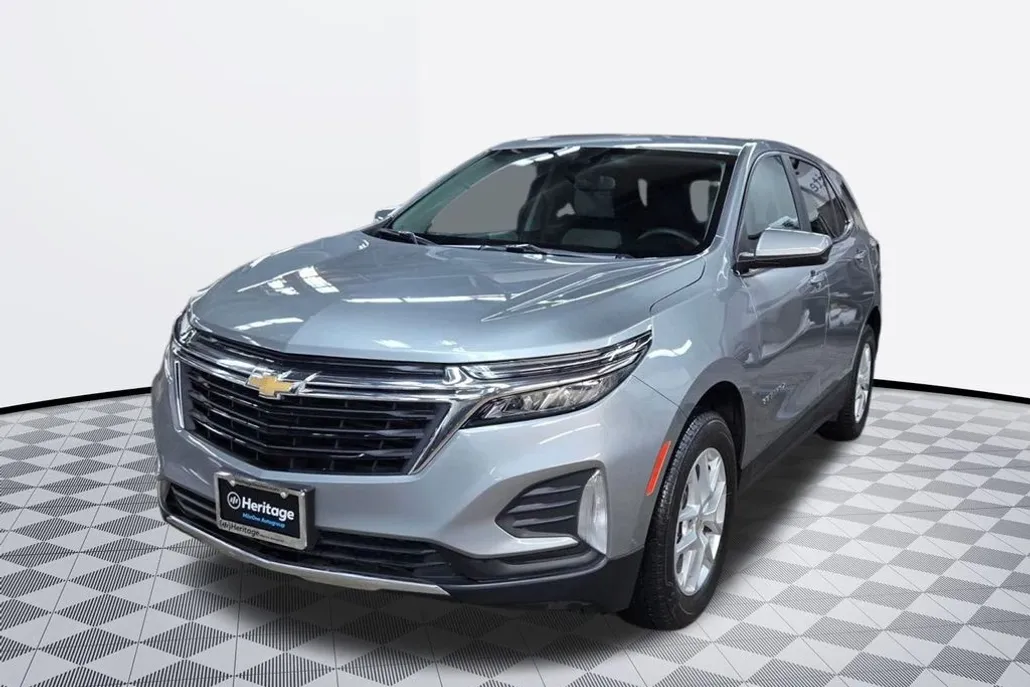 2023 Chevrolet Equinox LT photo 1