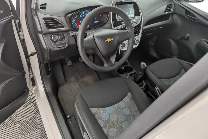 2017 Chevrolet Spark LS photo 1