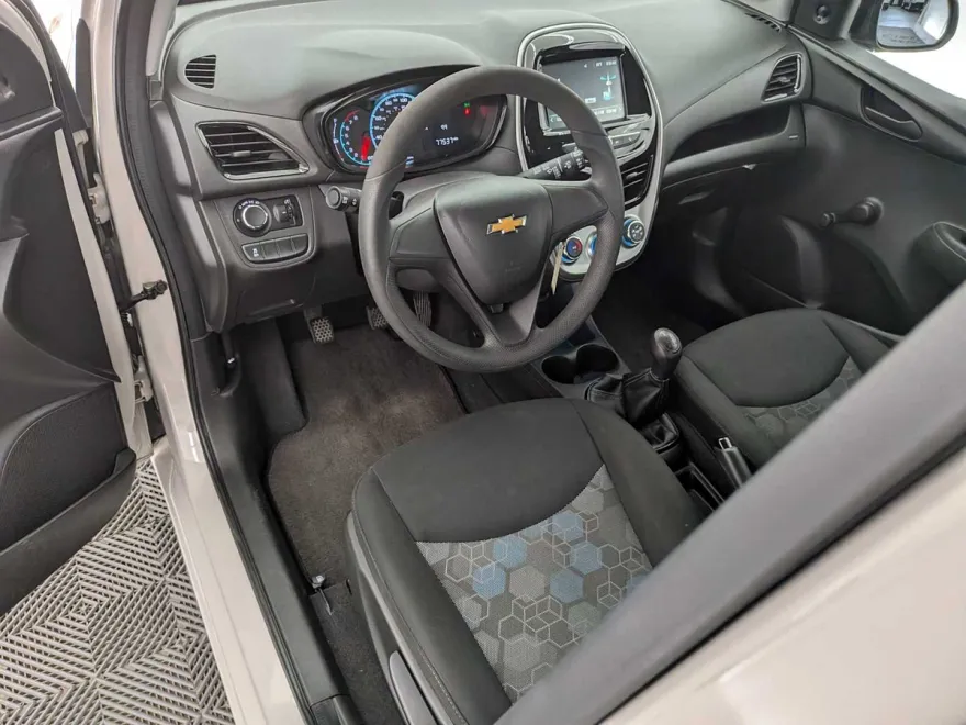 2017 Chevrolet Spark LS photo 1