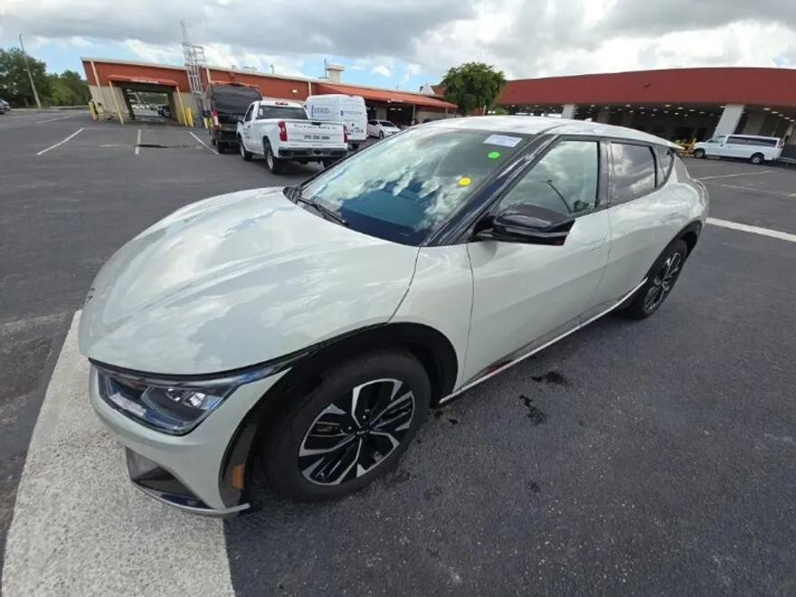 2022 Kia EV6 Wind photo 1