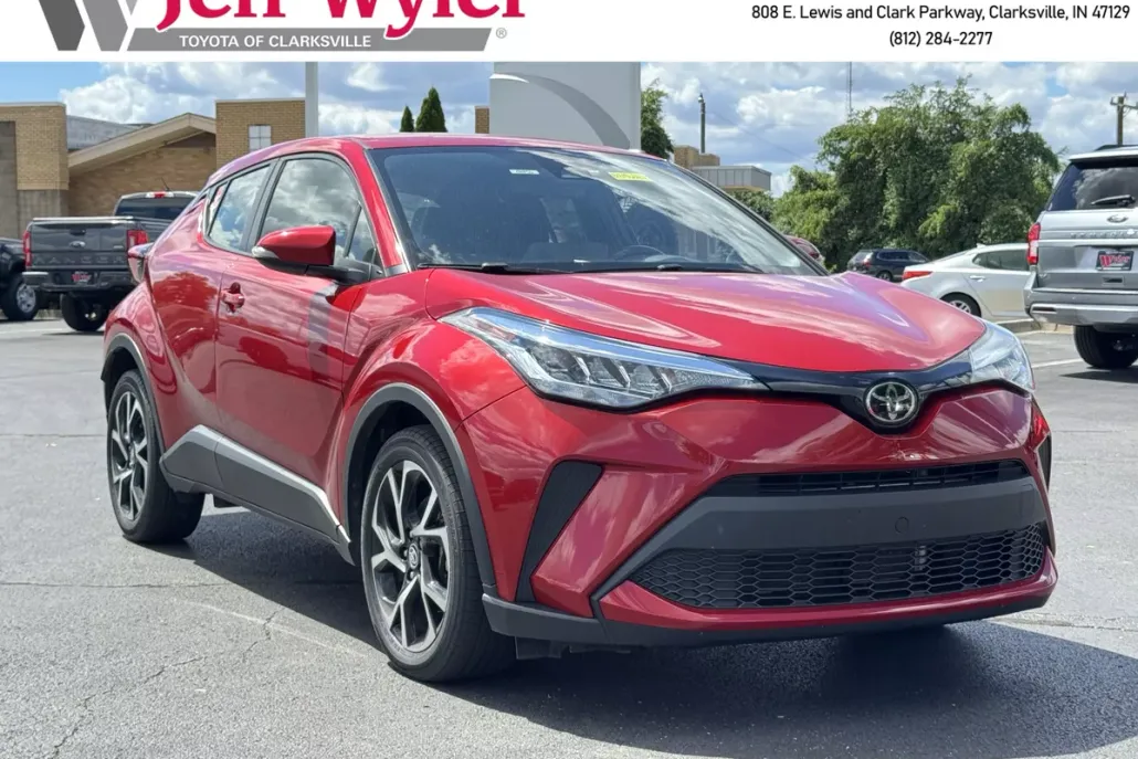 2021 Toyota C-HR XLE photo 1