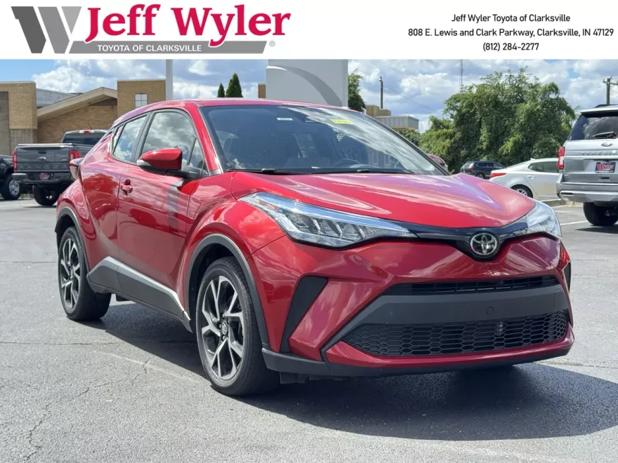 2021 Toyota C-HR XLE photo 1