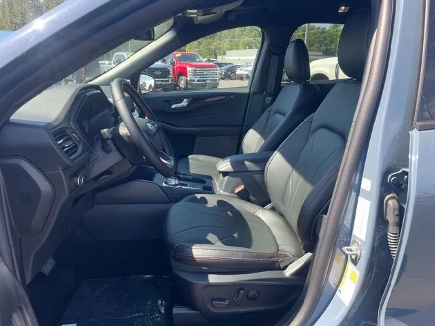 2025 Ford Escape Hybrid ST-Line Elite photo 1