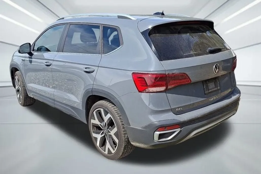 2023 Volkswagen Taos SEL photo 1