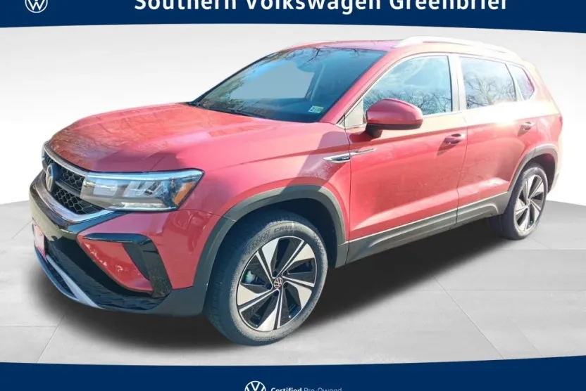 2024 Volkswagen Taos SE photo 1