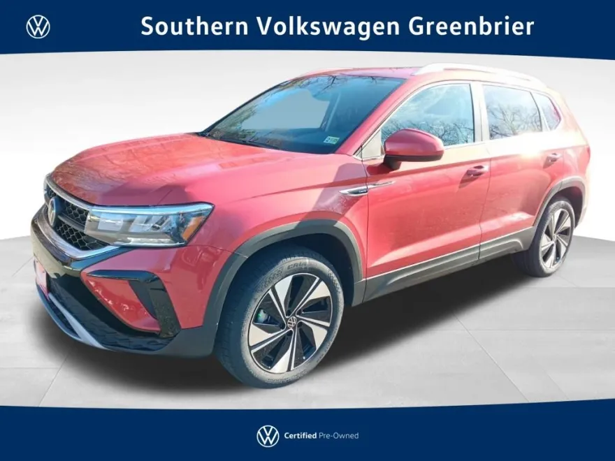 2024 Volkswagen Taos SE photo 1