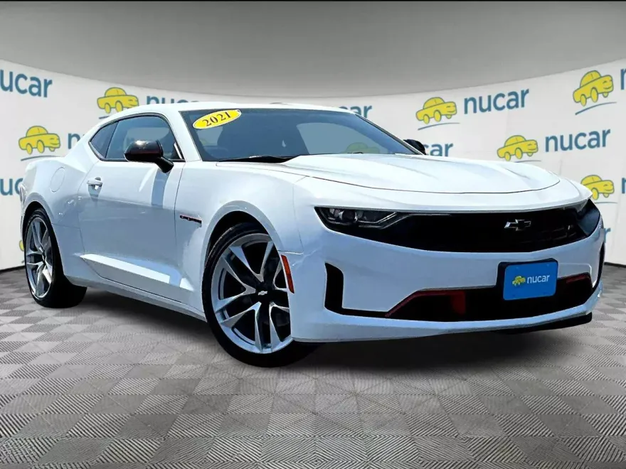 2021 Chevrolet Camaro 1LT photo 1
