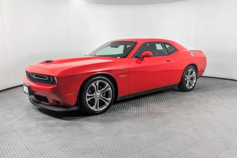 2022 Dodge Challenger R/T photo 1