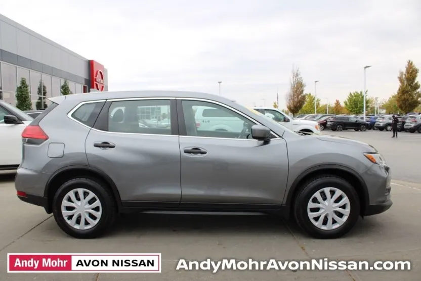 2017 Nissan Rogue S photo 1