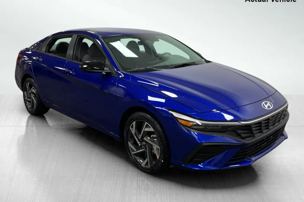 2025 Hyundai Elantra SEL Sport photo 1