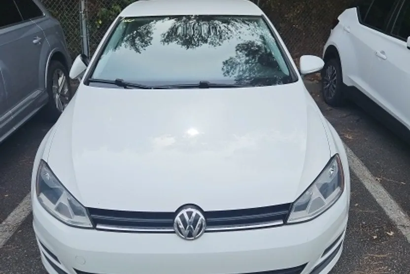 2016 Volkswagen Golf TSI S photo 1