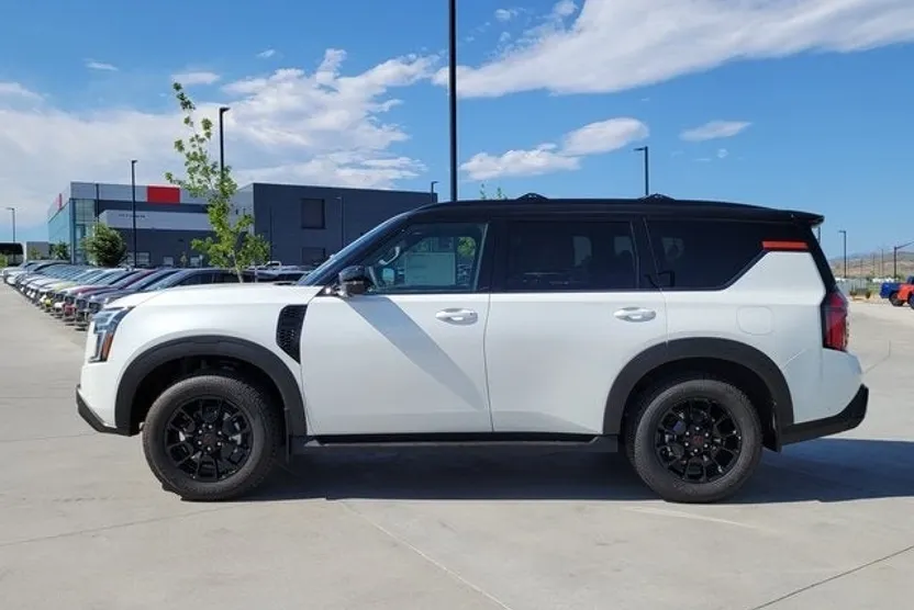 2025 Nissan Armada photo 1