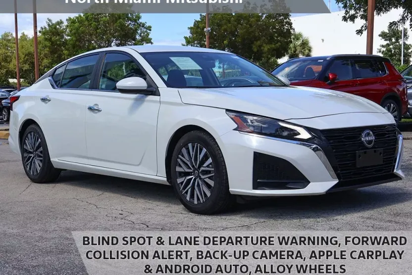 2023 Nissan Altima 2.5 SV photo 1