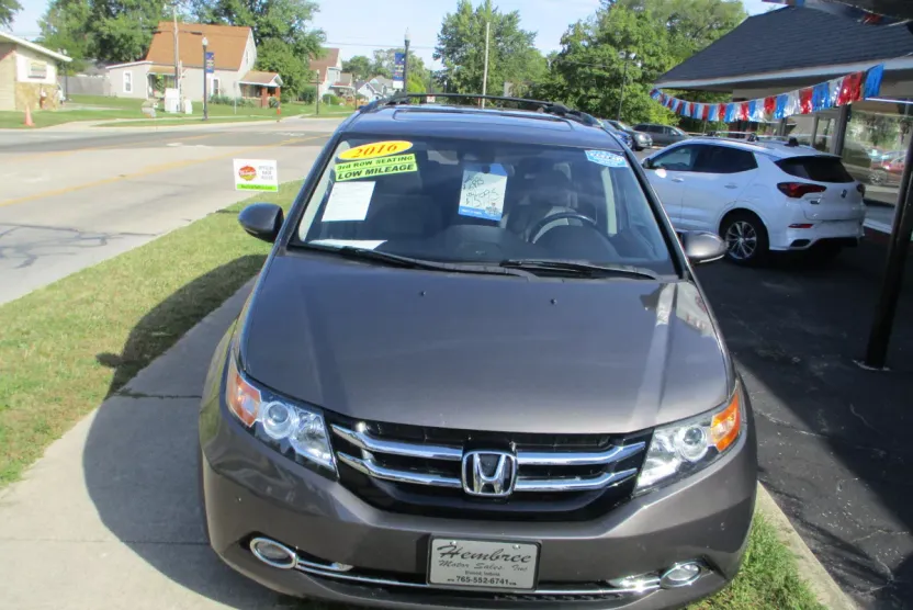 2016 Honda Odyssey Touring Elite photo 1